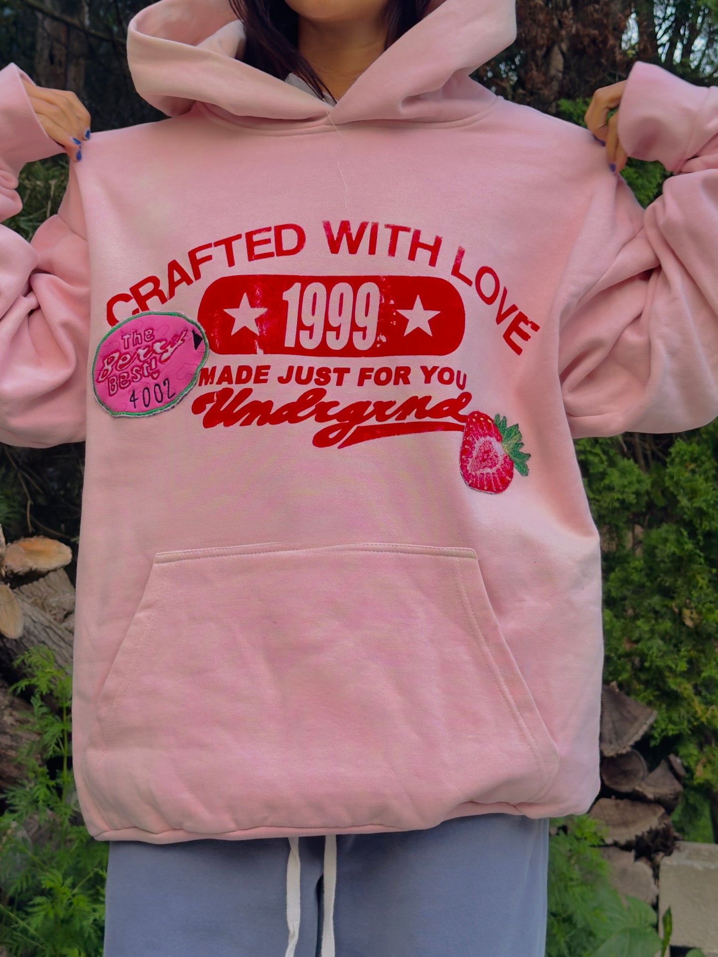STRAWBERRY LOGO HOODIE