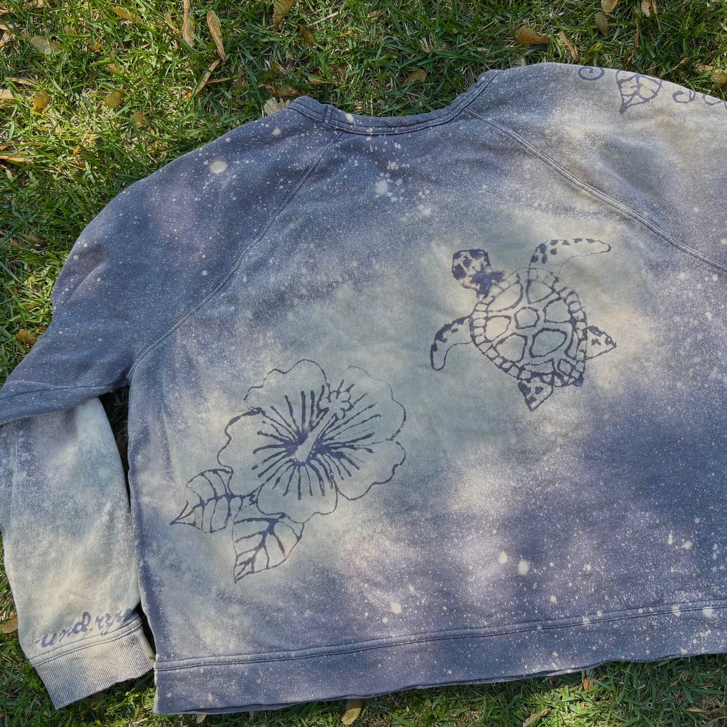 WAVE CREWNECK