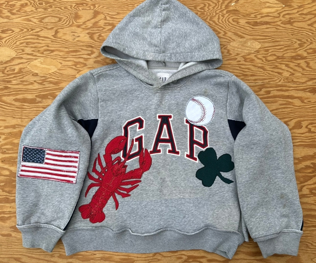 NEW ENGLAND PATCH HOODIE
