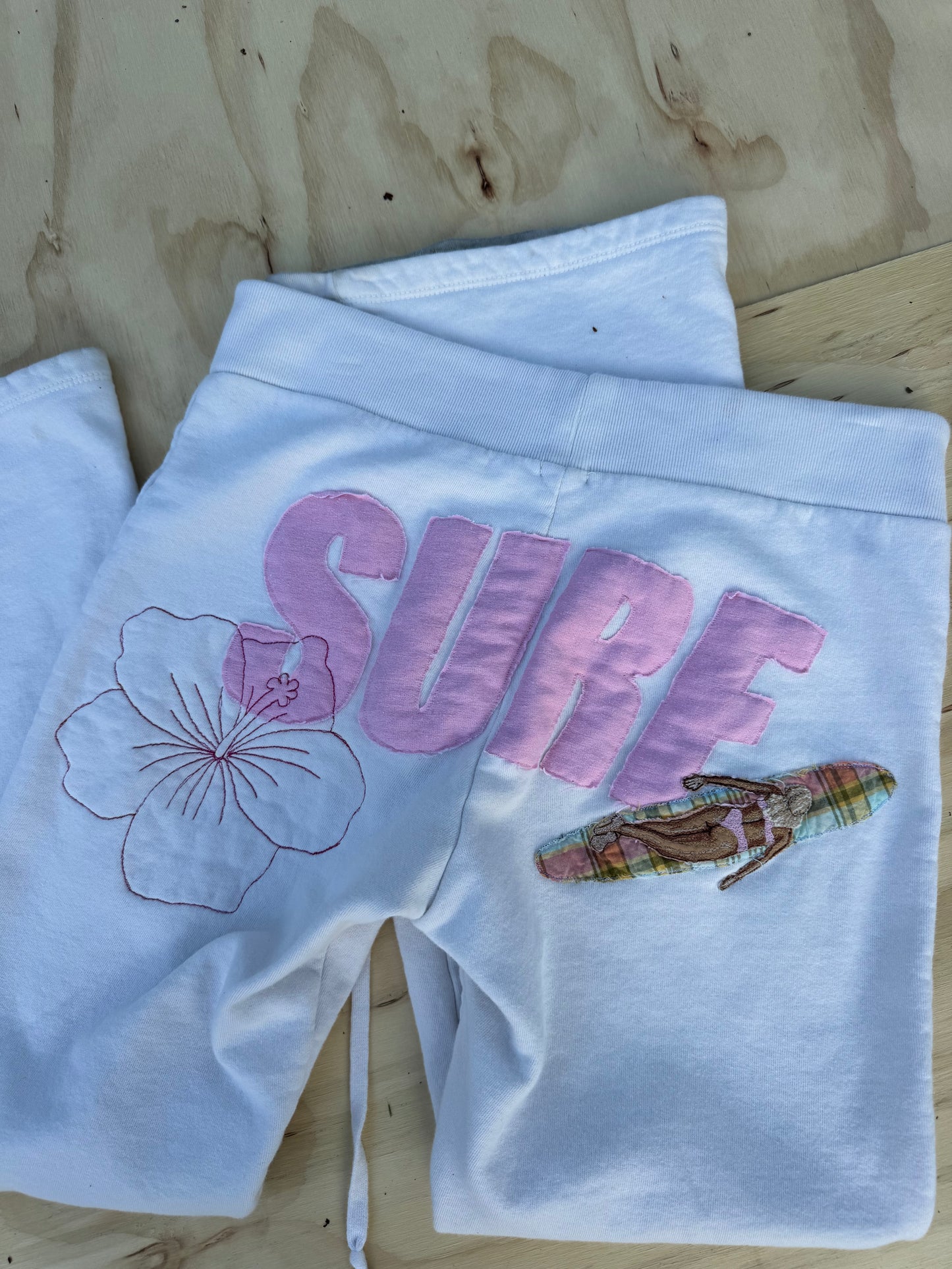 SURF BUTT - WHITE
