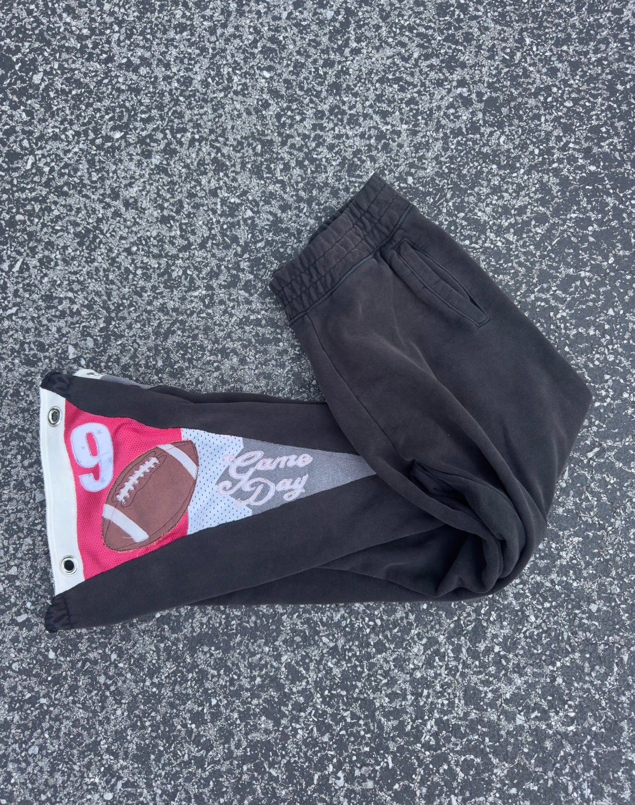 PENNANT SWEATS