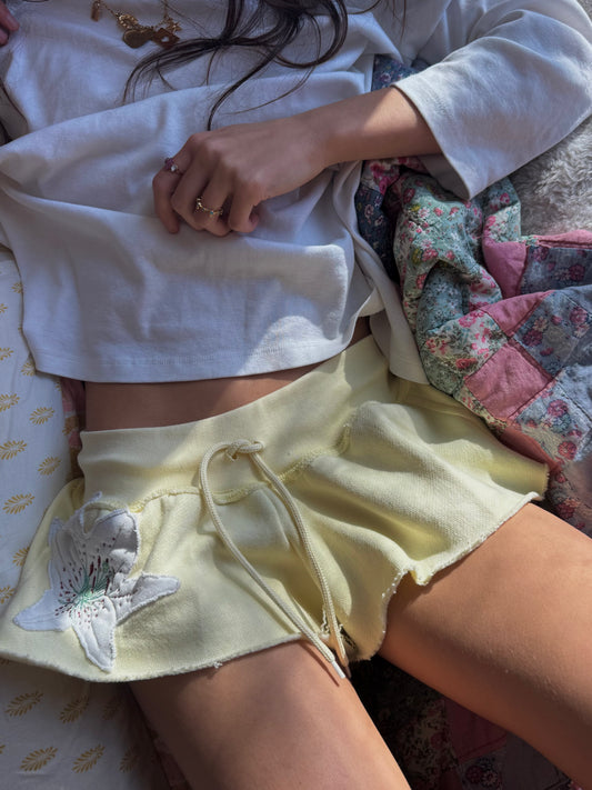 EVERYWHERE CUTOFFS - LILY